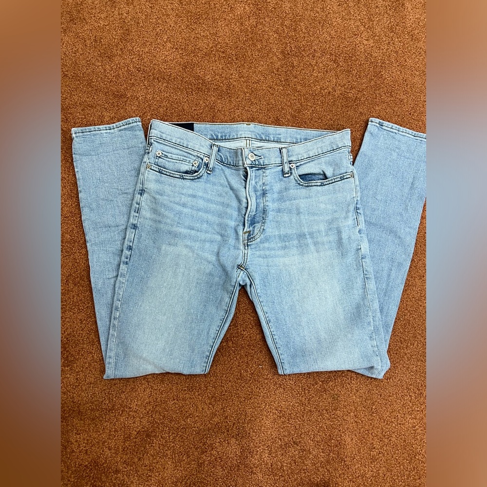 Men’s Lightwash Jeans